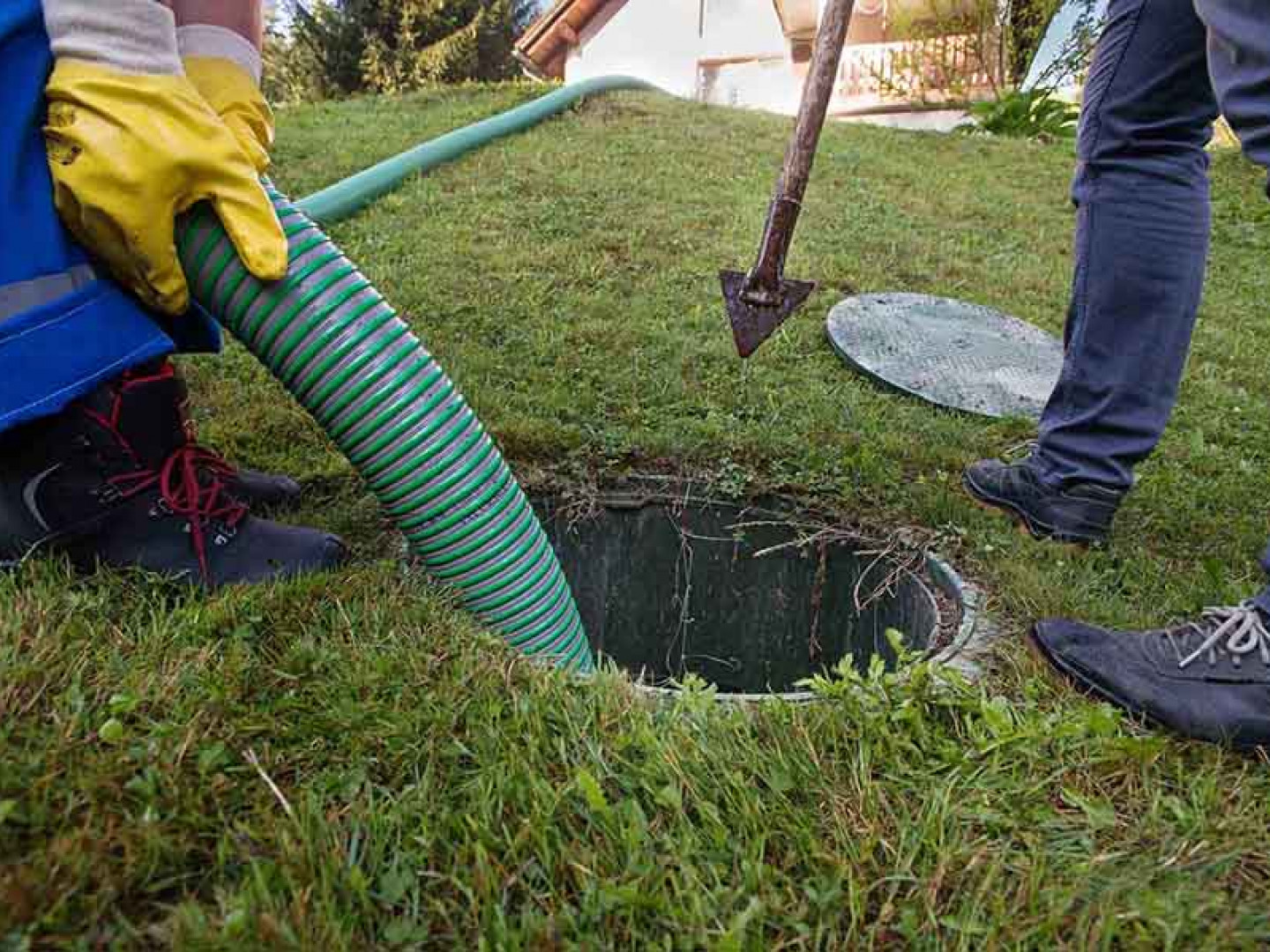 How do you know if septic tank needs pumping